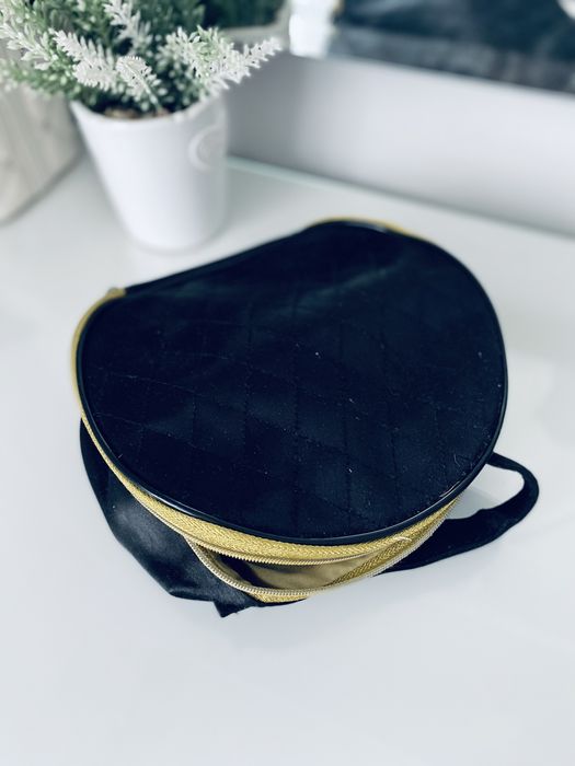 Kosmetyczka czarna okrągła avon