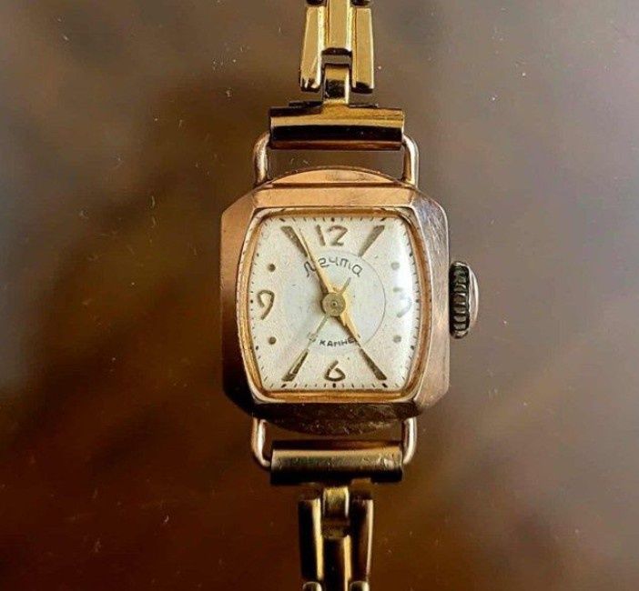 Винтажные золотые женские часы "Мечта"