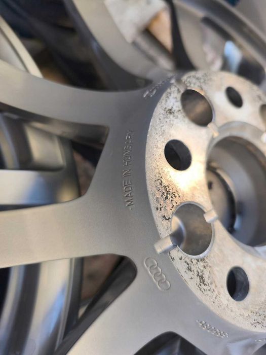 Koła zimowe felgi Aluminiowe 17 AUDI Q5 SQ5 7,5X17  235/60r17 Goodyear