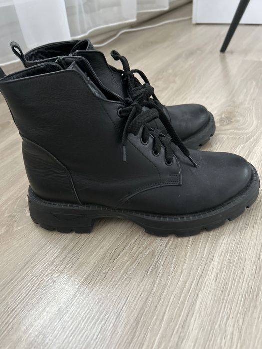 Осіннє взуття для дівчинки