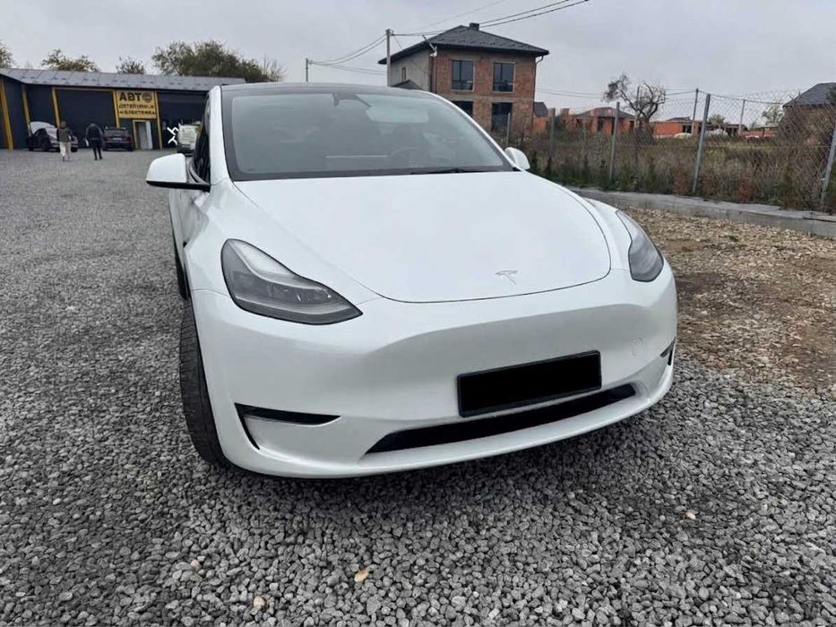 Tesla model Y Performance 2023