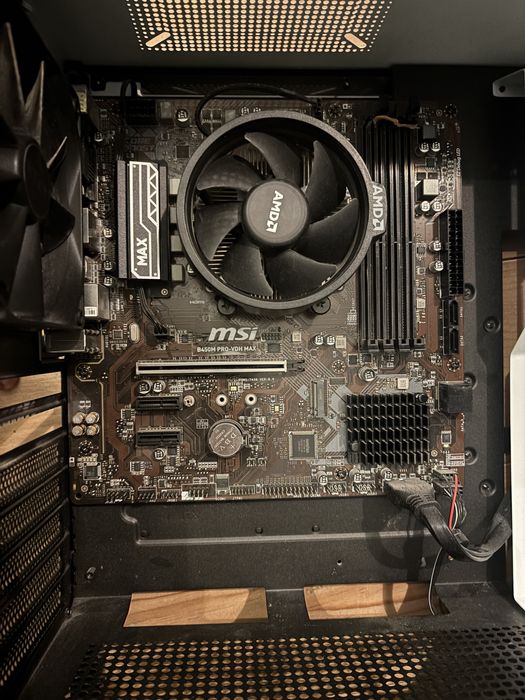 Ryzen 9 3900x  /  Msi b450 Max placa mae
