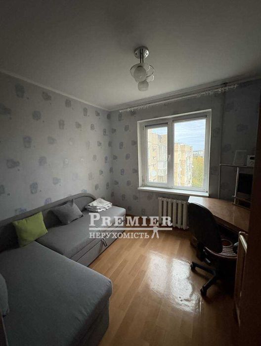 Продам трикмнатну квартиру в Южному