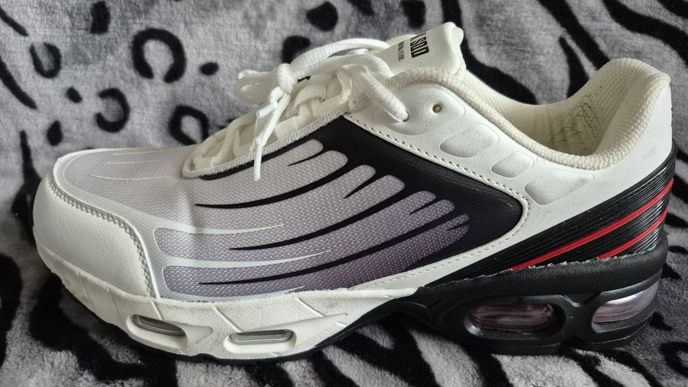 Nowe buty sneakersy marki Black Squad