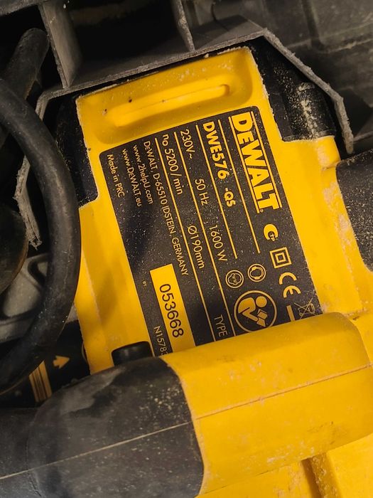 pilarka dewalt dwe576