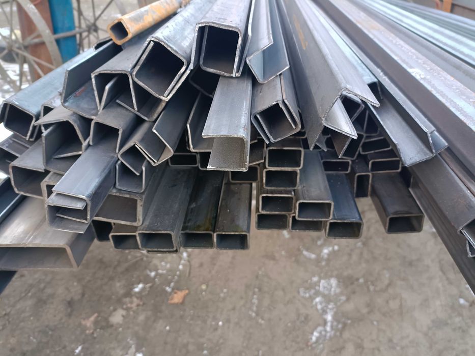 Profil stalowy zamkniety 200x100x4 II gatunek