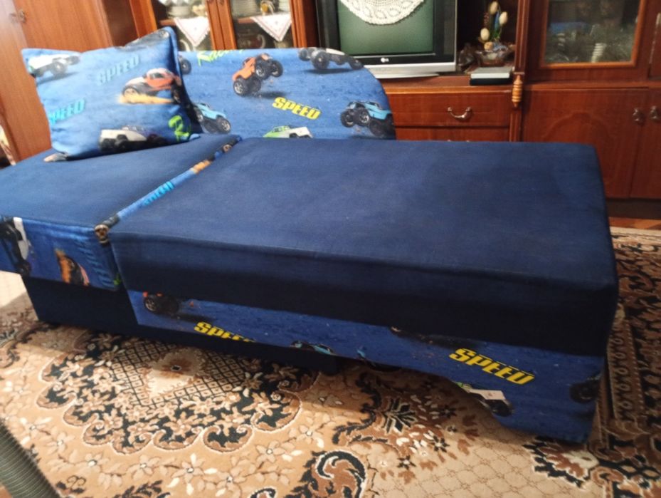 Диван ліжко підліткове