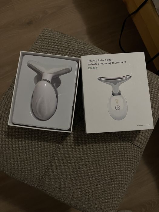 Мікрострумовий масажер для обличчя та шиї