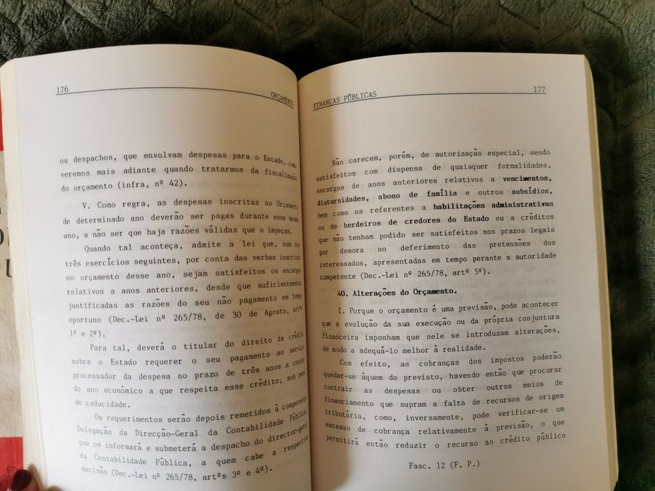 Livros Jurídicos - Direito 1 = 5€ / 10 = 40€