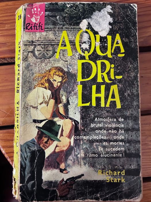 Vários livros antigos