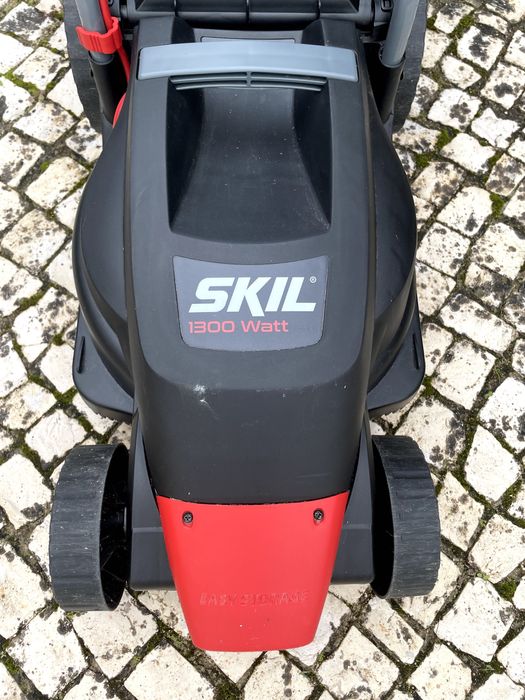 Corta relvas Skil, 1300 watt