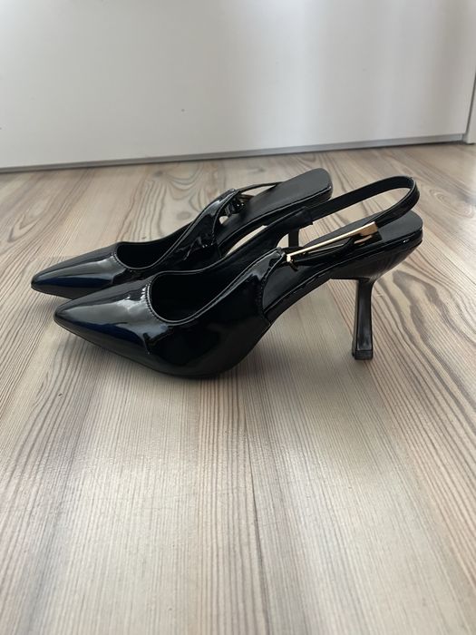 Nowe Czarne lakierowane szpilki bez pięty slingback klamra 37