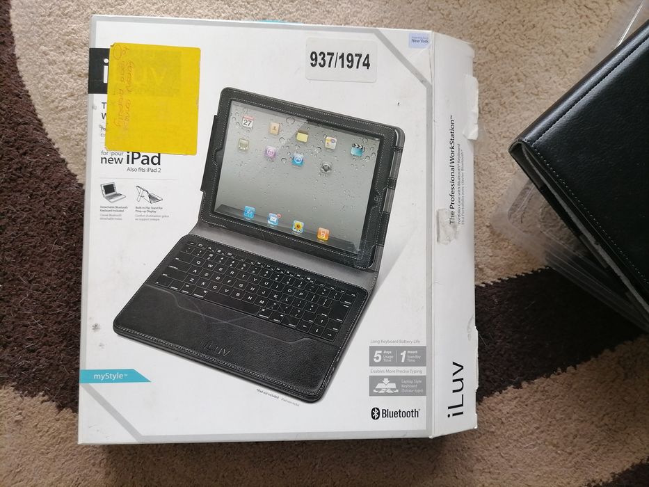 Etui z klawiaturą Bluetooth iLuv do iPada – komplet w pudełku
