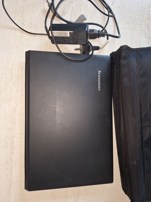 Lenovo B590 laptop + torba