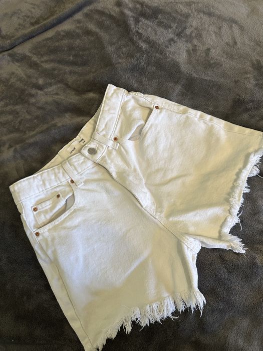 Жіночі шорти в гарному стані