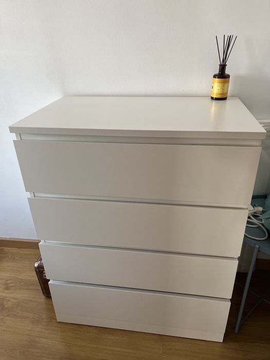 Cómoda MALM de 4 Gavetas