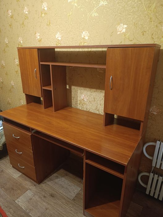 Стол письменный для школьника