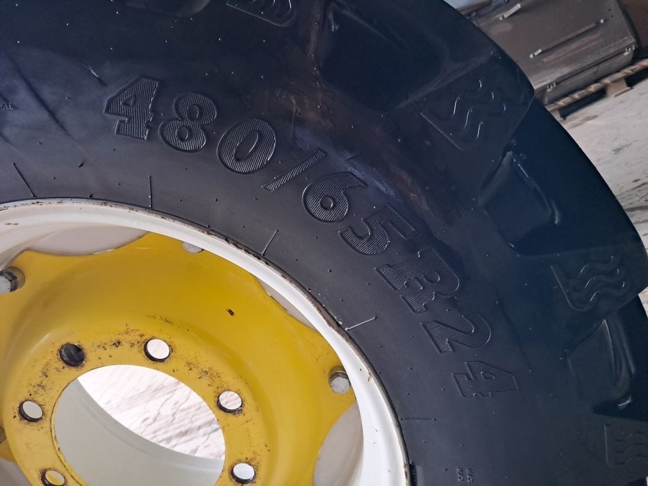 Opony koła 480 65 24 BKT john deere