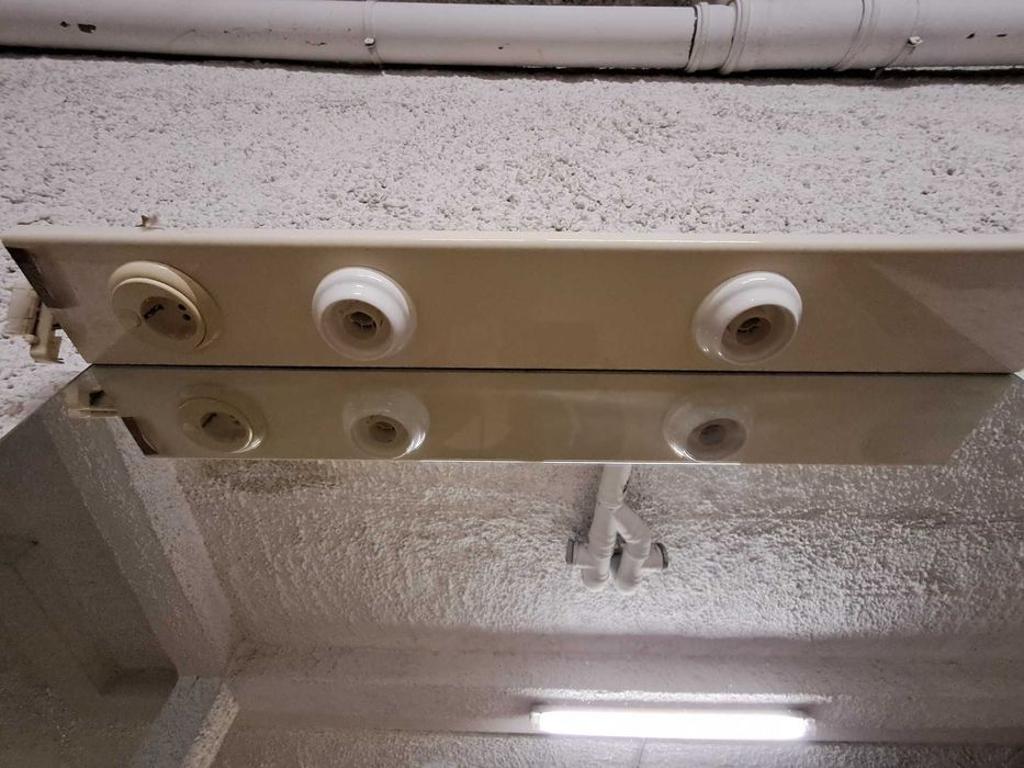 Dois Espelhos de Casa de Banho