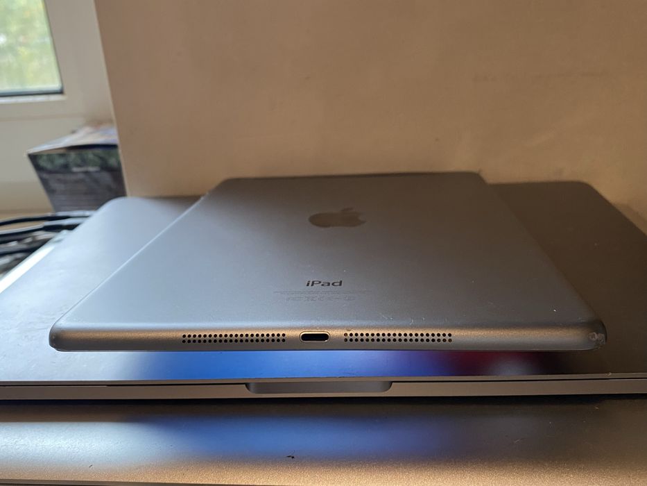 iPad Air 1 16gb з сімкою , акб 88