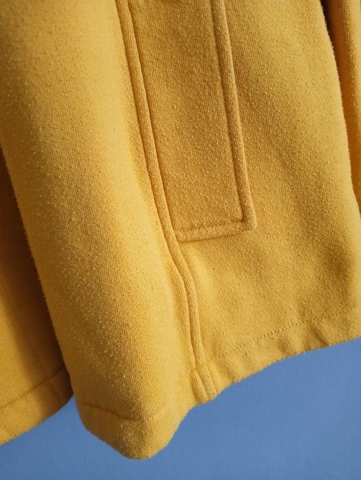 Żółty plaszczyk george