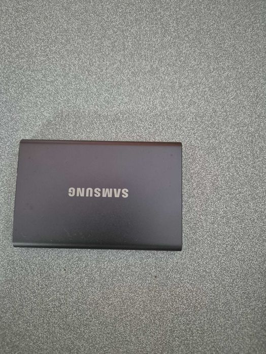 T7 Portable 500GB SSD, USB-C, Lightly Used and Tested Without Anomalies64729740937089120