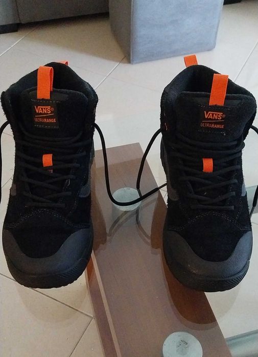 Botas da marca Vans práticamente novas