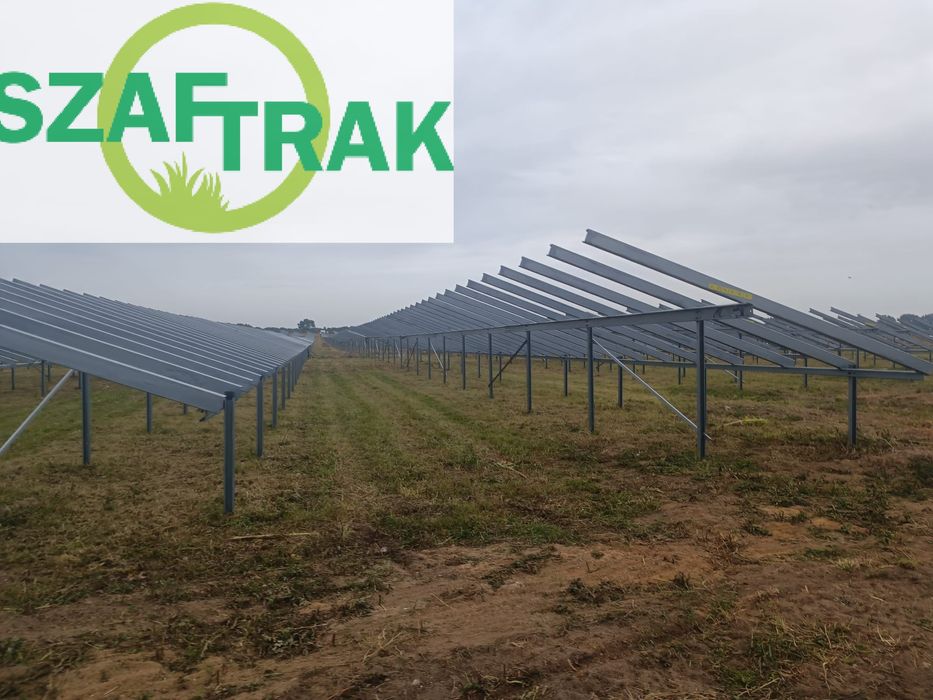 Koszenie trawy farm fotowoltaicznych paneli nieużytków