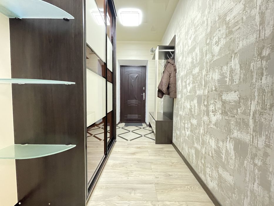 2 кімнатна квартира з ремонтом в центрі міста