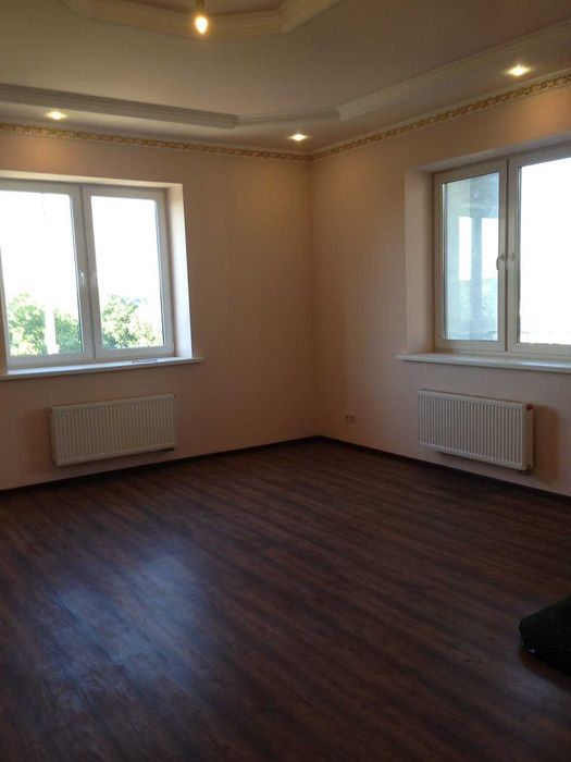 Оренда будинку можна для сім'ї під офіс Генератор