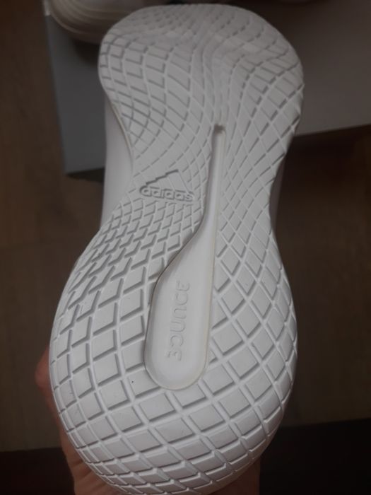 Волейбольні кросівки Adidas Novaflight Bounce размер 46
