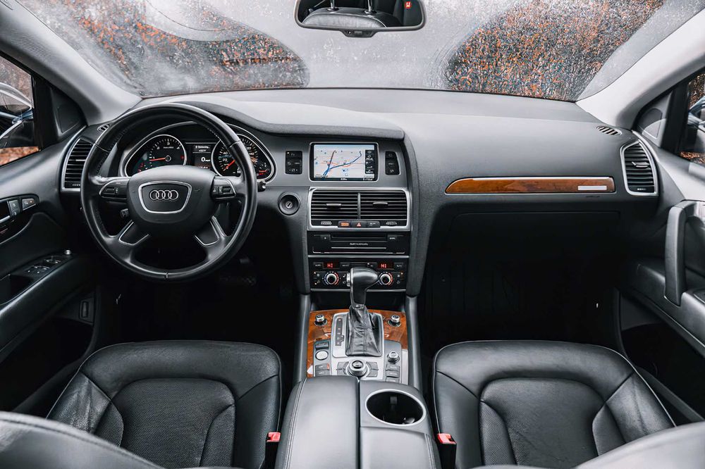 Audi Q7 quattro Prestige      2012