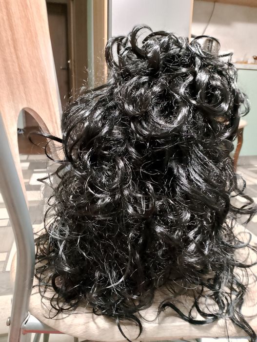 Продам парики чорний,рижува тут фіолетий роз