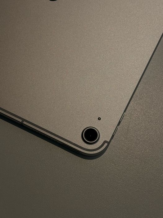 iPad 11. gen (A16) 128GB Wi-Fi + 5G, srebrny