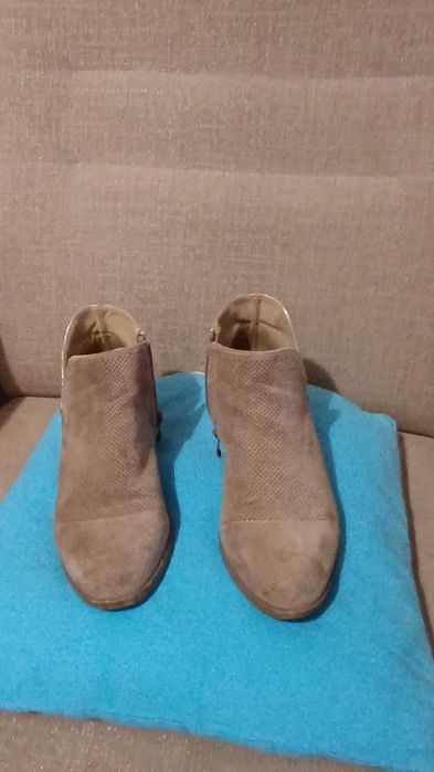 Sprzedam wygodne botki damskie zamszowe