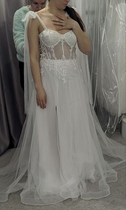 Сукня весільна CINDERELLA DIVINE з відкритими плечима і спиною