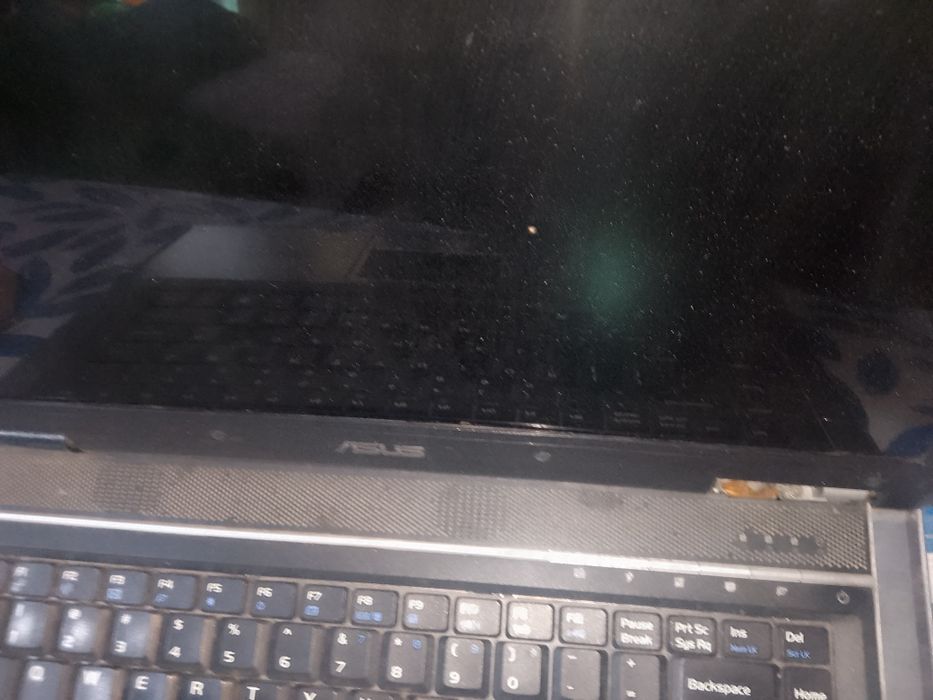 Laptop Asus uszkodzony