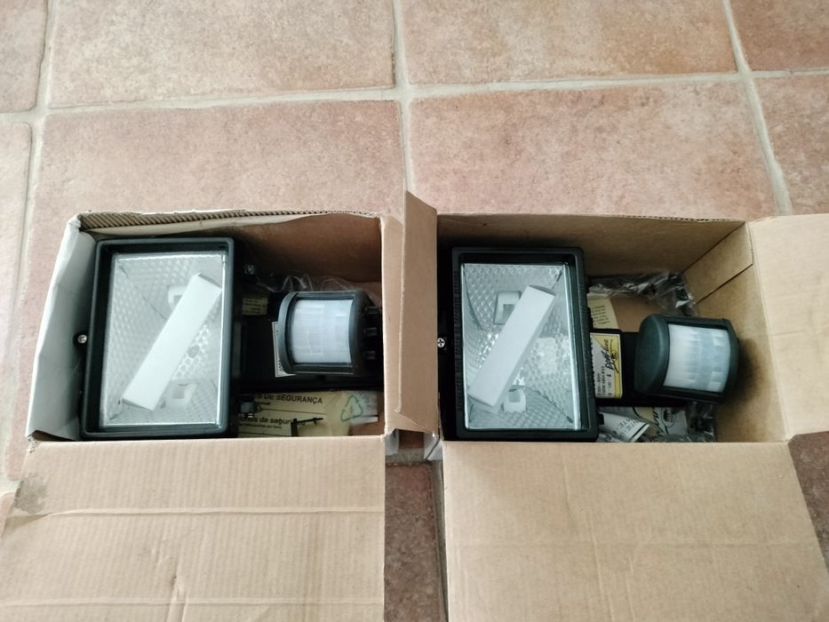 Vendo projetores halogéneo radar hr241