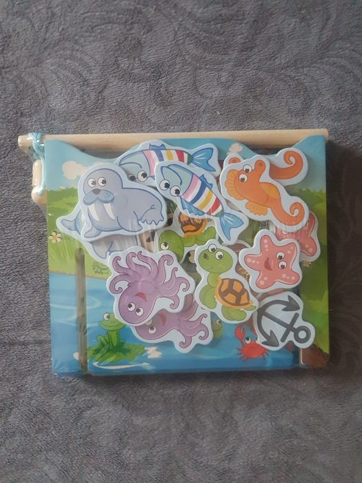 Деревяний кольоровий пазл-сортер