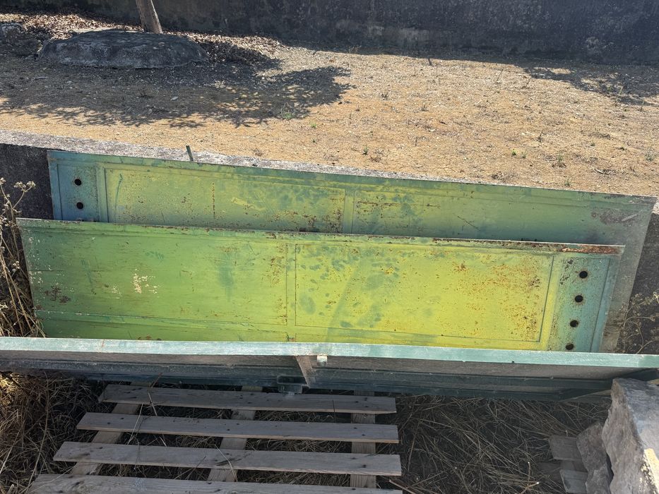 Portão de ferro antigo