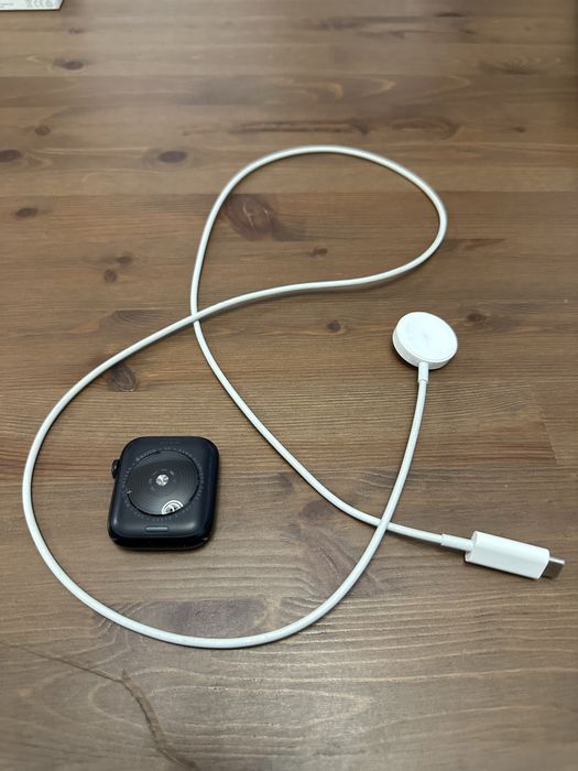 Apple Watch SE 2 44 mm GPS – sprawny, pudełko, gotowy do użycia