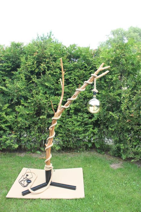 Lampa stojąca, drewniana