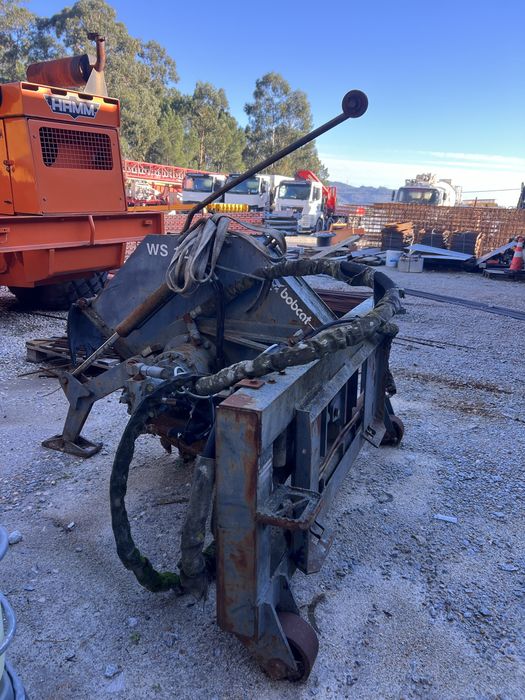 Serra de Corte Bobcat WS12 - Acessório Hidráulico