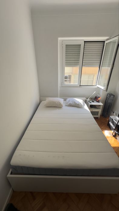 Cama (com estrado) + colchao
