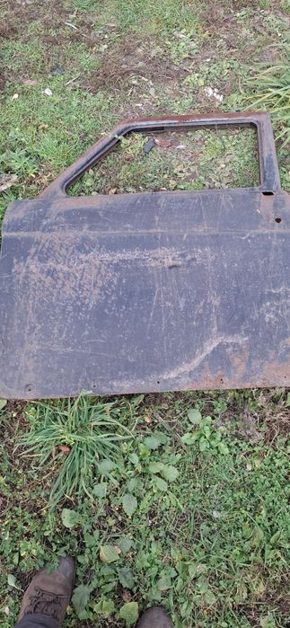 Продам двери на автомобиль Газ 21. Волга.