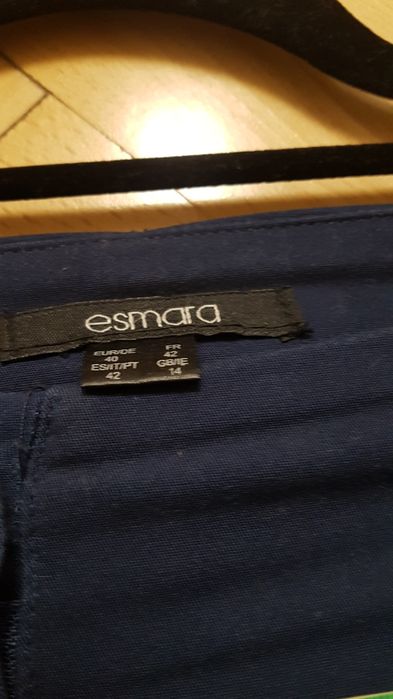 Granatowe spodnie cygaretki Esmara rozm. 40