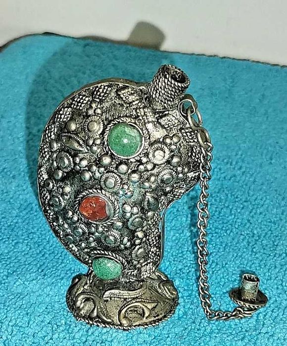 Frasco de Perfume em Metal com Pedras Semipreciosas