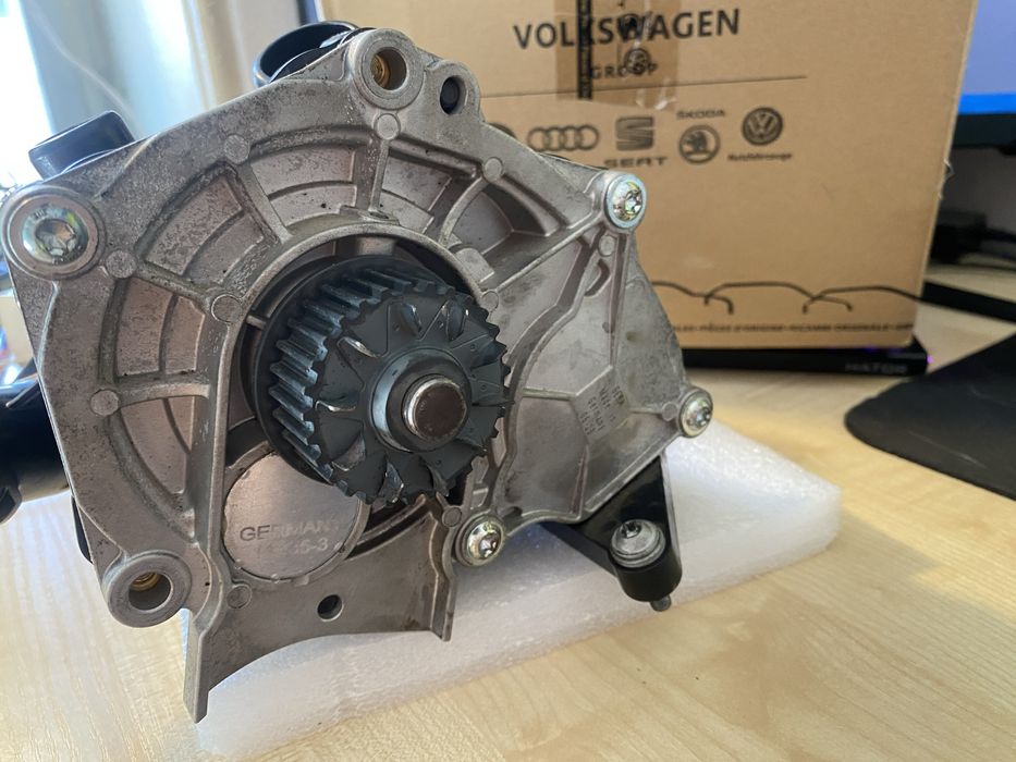 Помпа Водяний насос Geba audi a4b9