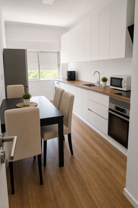 Quartos em Apartamento Remodelado em Massamá | Despesas Incluídas | Desde 530€