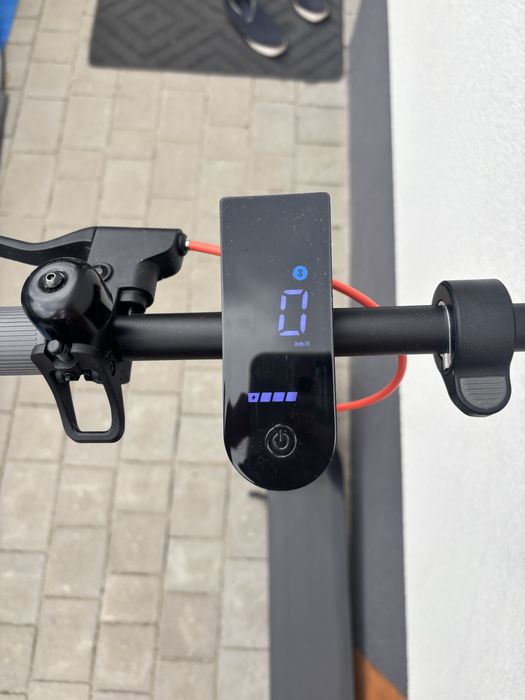 Sprzedam hulajnogę elektryczną  Xiaomi Electryc Scooter 4 lite (2. generacja)